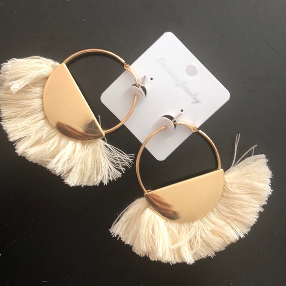 White tassel earrings - Picture 2 of 2
